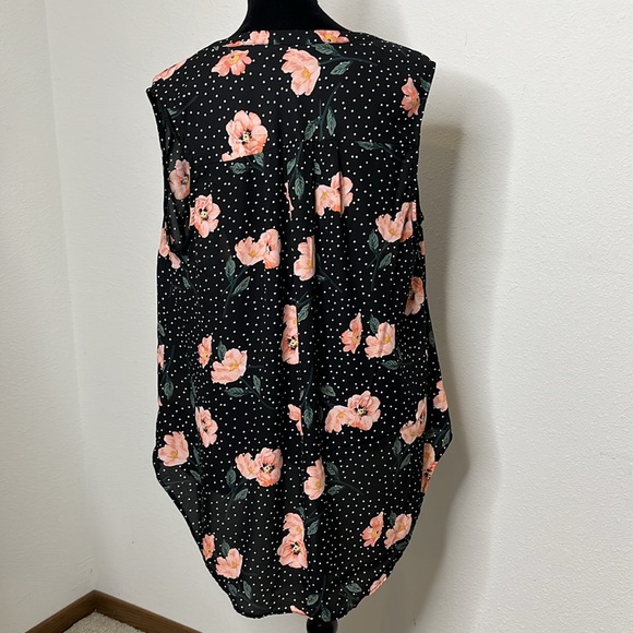 Torrid Harper size 1 sleeveless semi-sheer button-up floral blouse - Picture 5 of 11